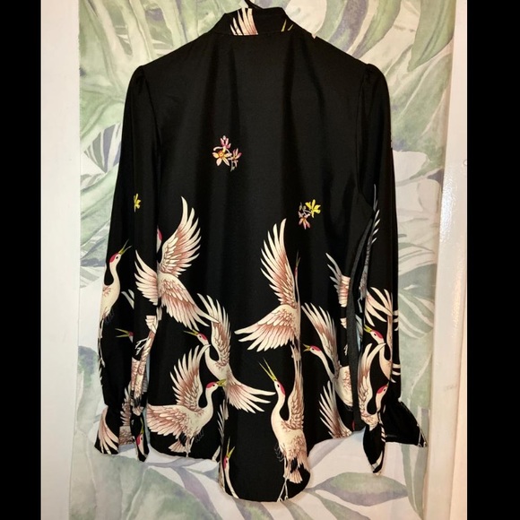 Blouse, Size Medium to Large, Runs Big - Picture 2 of 3